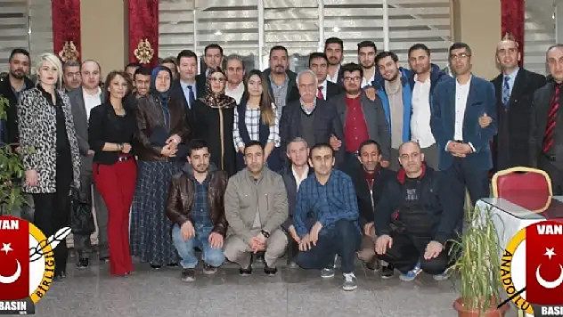 ABB Üyeleri Yemekte Buluştu 