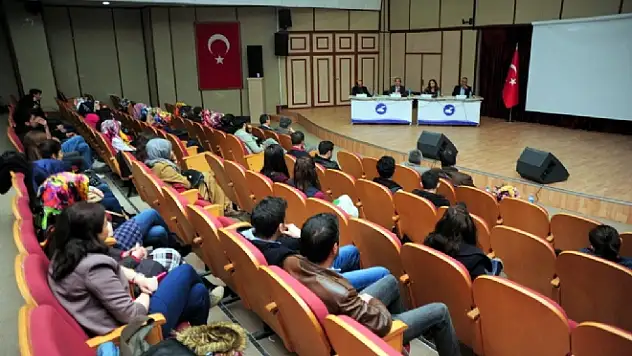 YYÜde Bir Dava Adamı Mehmet Akif Paneli