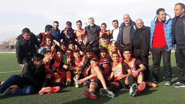 BÜYÜKŞEHİR'İN U17 TAKIMI ŞAMPİYON 