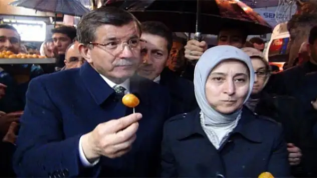 Davutoğlu'ndan esnafa ziyaret