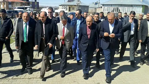 Ak Partiden Özalp Ve Saraya Ziyaret