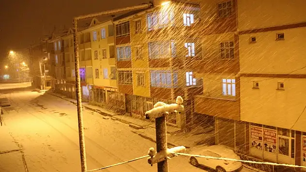 Muradiyede Kar Yağışı