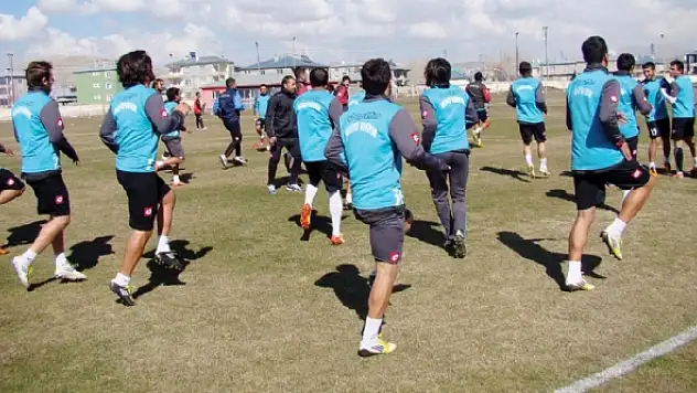 İSTANBUL'DA 6 PUANLIK MAÇ