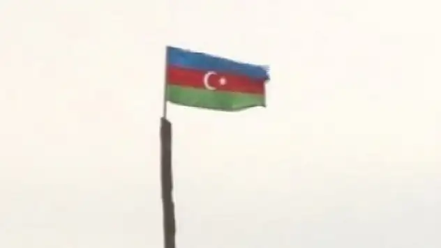 24 yıl sonra Azeri bayrağı
