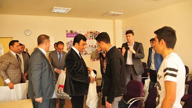 Yüksekovalı Öğrencilere Yardım