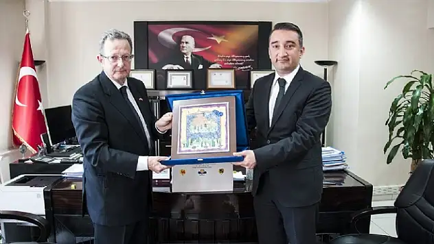  Büyükelçi Marc Trentescau, Van Valiliğini Ziyaret Etti