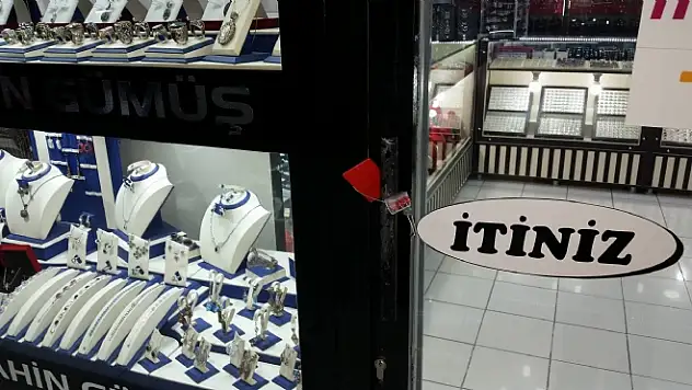 Belediye pasajı mühürlendi