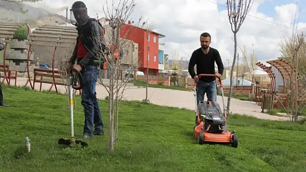 Başkale Belediyesinden Hummalı Çalışma