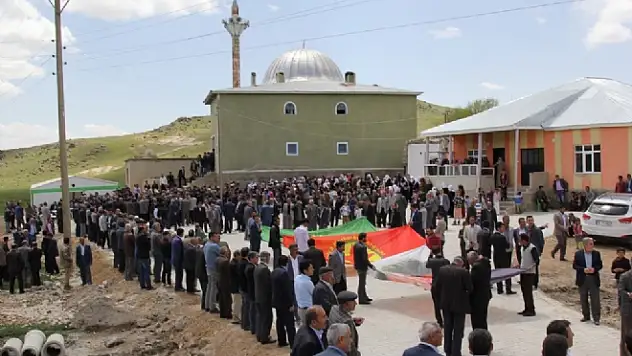 Çatışmada Ölen Çelik Toprağa Verildi