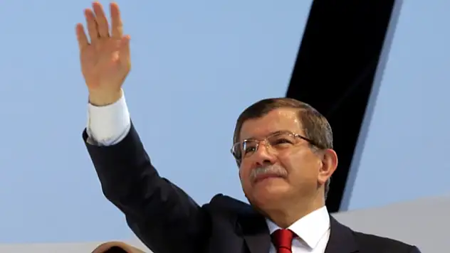 Davutoğlu 18:00'da istifasını sunacak