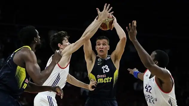 Fenerbahçe final serisinde öne geçti