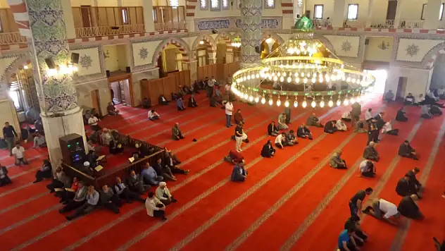 14 Asırlık 'Mukabele' Geleneği Devam Ettiriliyor