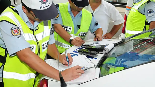 Film Cam Taktıran Araç Sahipleri Yandı