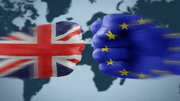 Moody's İngiltere'nin kredi notunu negatife çekti