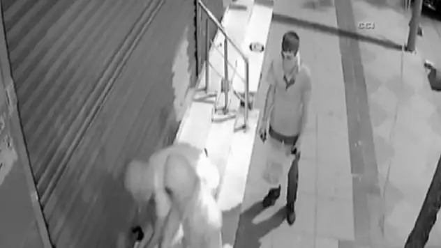 65 ev ve iş yerini soyan hırsızlar kamerada