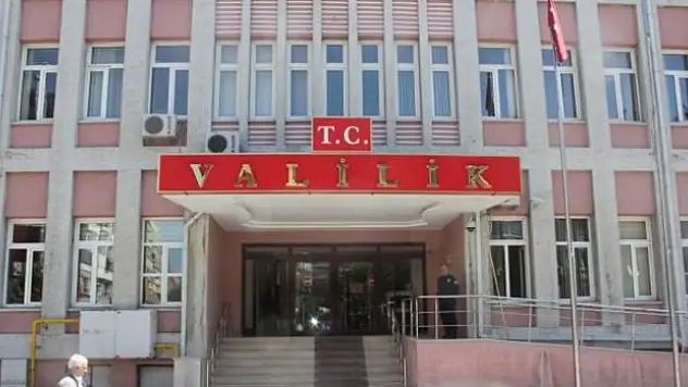 30 vali görevden alındı