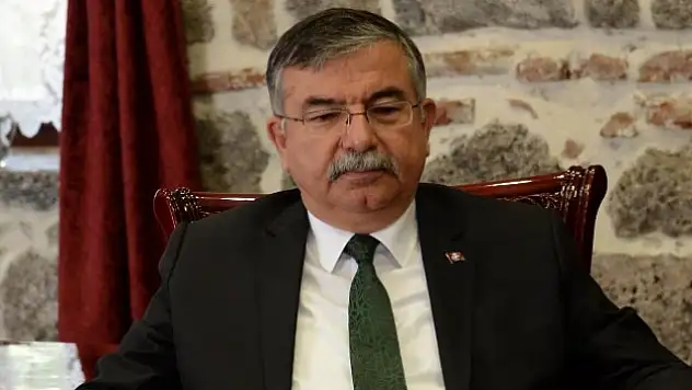 'Açığa alınan öğretmenlerin yerine 20 bin öğretmen alacağız'