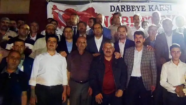 Çiftci, Ercişte demokrasi nöbetine katıldı