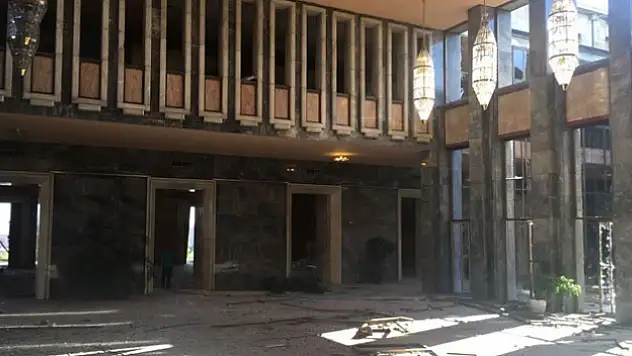 Darbe girişimi gecesi mum ışığında direniş