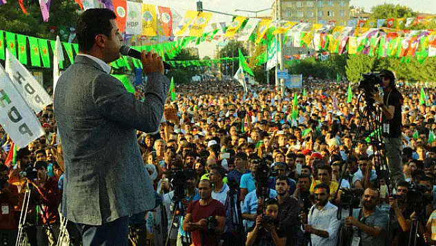 Demirtaş: Tarihi bir süreçte, bir kavşaktayız ve iki yol var