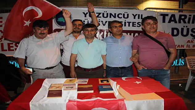 YYÜ, beşyol meydanında nöbetçi kütüphane açtı