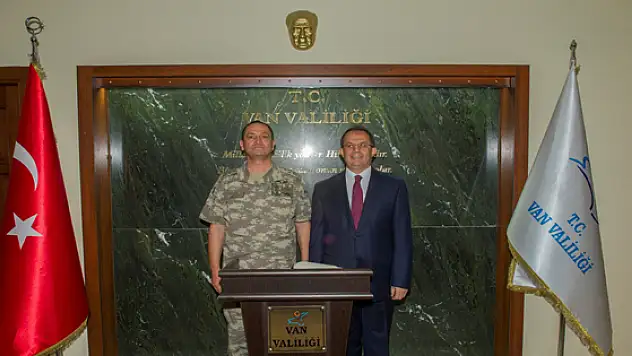 Korgeneral Temelden Vali Taşyapana veda ziyareti
