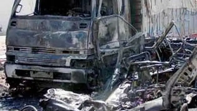 PKKlıların patlattığı kamyon demir yığınına döndü 