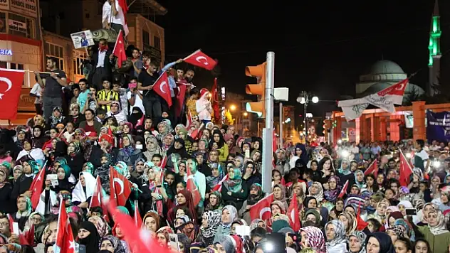 Halkın 25 günlük demokrasi nöbeti 