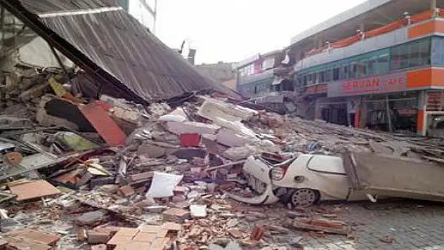 FETÖnün deprem yardımı kurnazlığı 