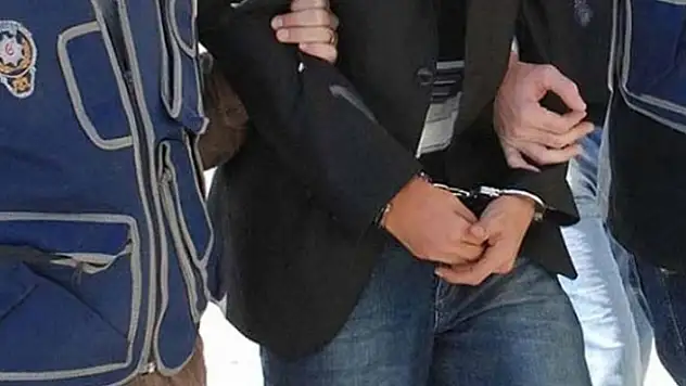 Vanda 28 adliye personeli gözaltına alındı