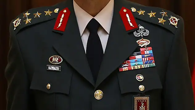 FETÖ soruşturmasında 14 rütbeli asker tutuklandı