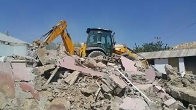 Ercişte riskli yapılar için yıkım