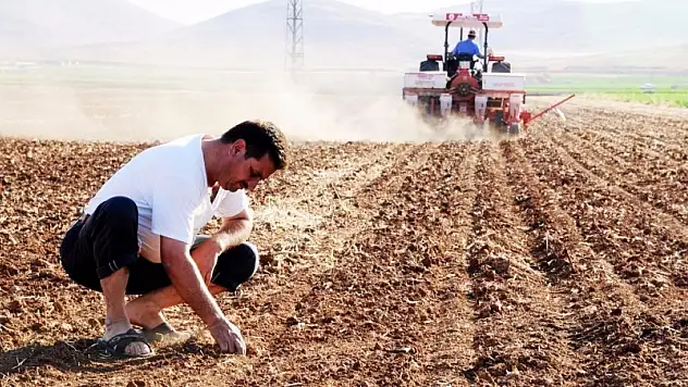 Çiftçilerin kredi borçları erteleniyor