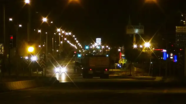 Ercişte terk edilen kamyondan 2.5 ton bomba çıktı