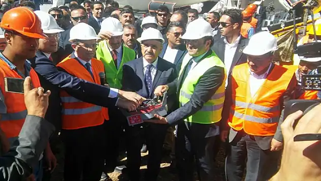 Gevaşta temel atma töreni