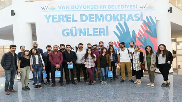 YYYÜ Öğrencilerinden Büyükşehir Belediyesine Ziyaret