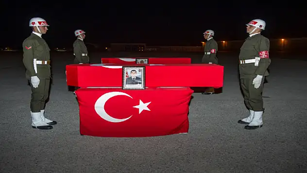 Hakkari şehitleri memleketlerine uğurlandı