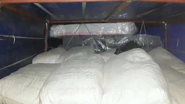 Başkale'de 3 ton kaçak çay ele geçirildi