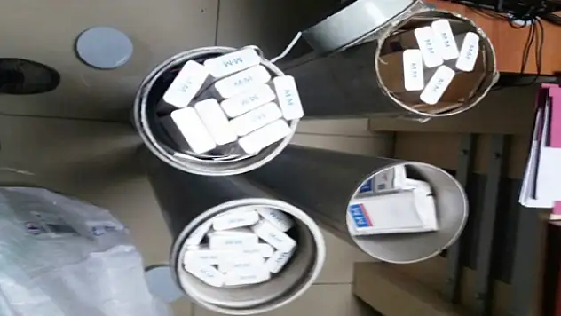 Vanda kaçak sigara ve cep telefonu operasyonu