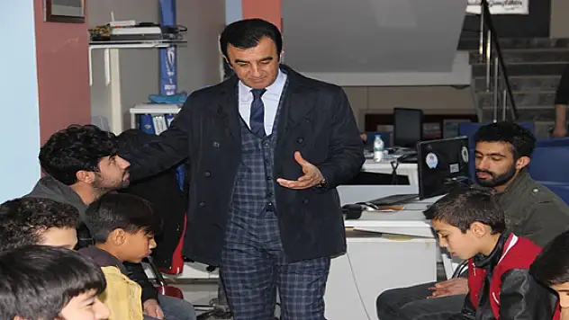 Van'da 'Öğretmenin Sesi' yarışması