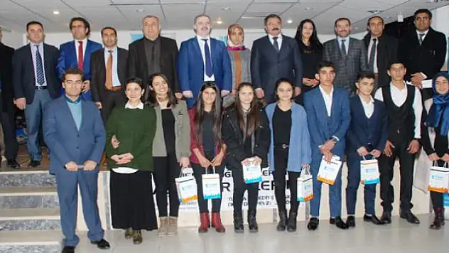 Tuşba'da Liselerarası Münazara Yarışması