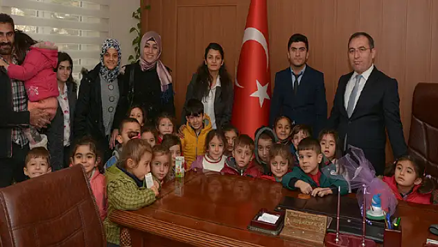 Minik Öğrencilerden Yeni Yıl Ziyaretleri