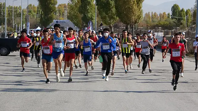 İpekyolu'nda 'Cumhuriyet' koşusu