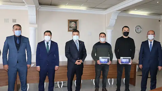 Erciş'te 586 öğrenciye tablet desteği