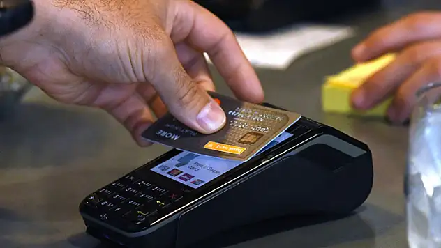 2023 yılında toplam kartlı ödeme tutarı 8,24 trilyon lira oldu