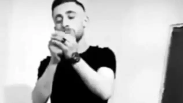 27 yaşındaki genç silahla kendini vurdu