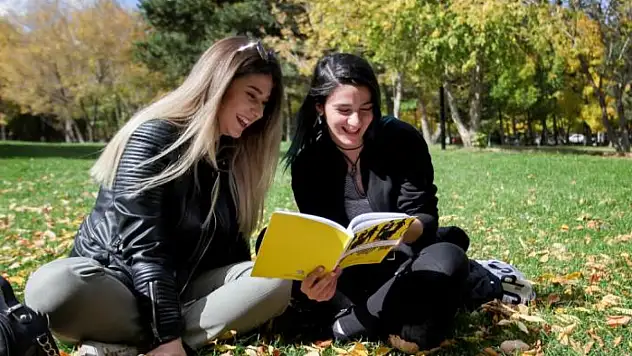 30 bin TL'lik dev bursla gençlerin rotası Erzurum Atatürk Üniversitesi'nden büyük atılım
