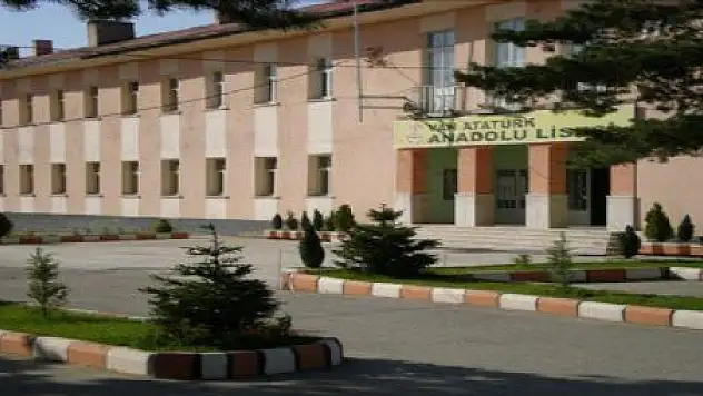 ATATÜRK LİSELİLER TEDİRGİN