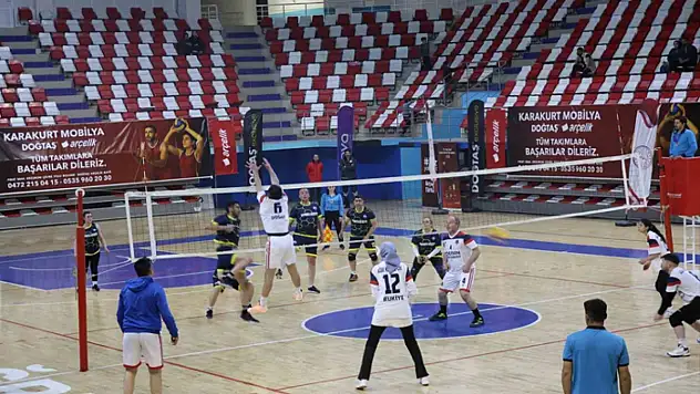 500 sporcunun mücadele ettiği dev turnuvada kupa sahibini buldu