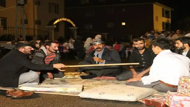 VAN'DA İSLAMİ DÜĞÜNLERDE  TİYATRO